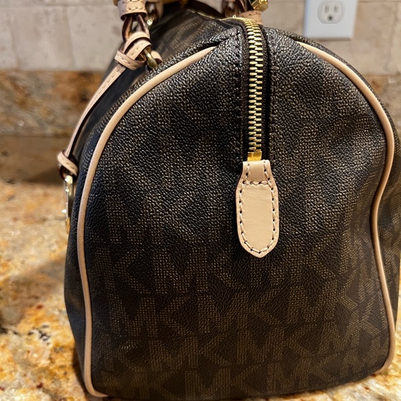 Michael Kors Greyson Large Handbag - Picture 7 of 13